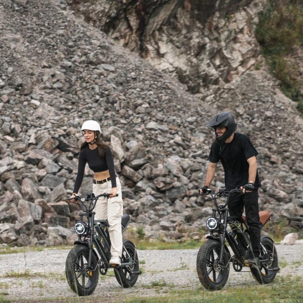 Cychunter Moped-Style Ebike